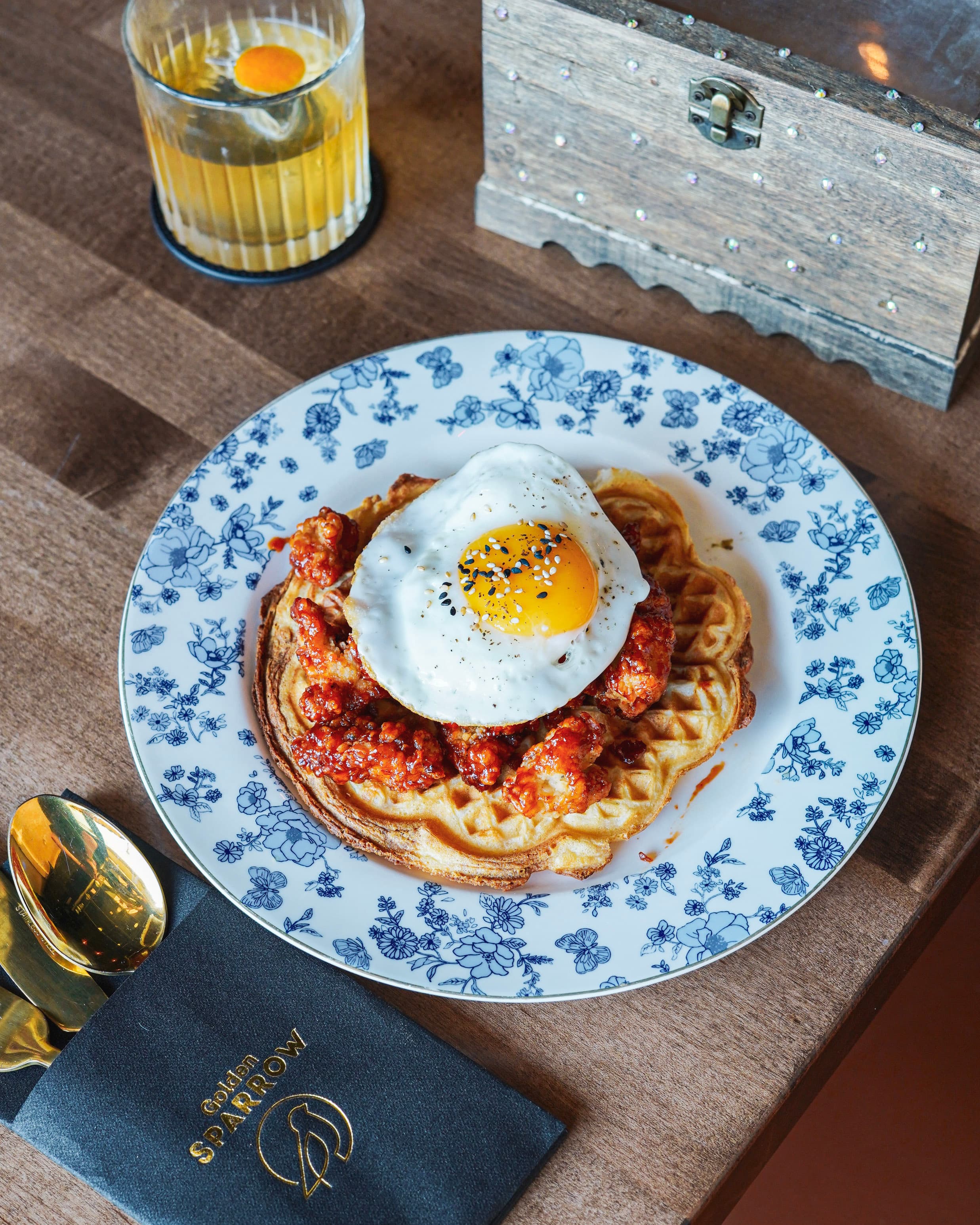 Bubbles, beats & brunch - Image 3