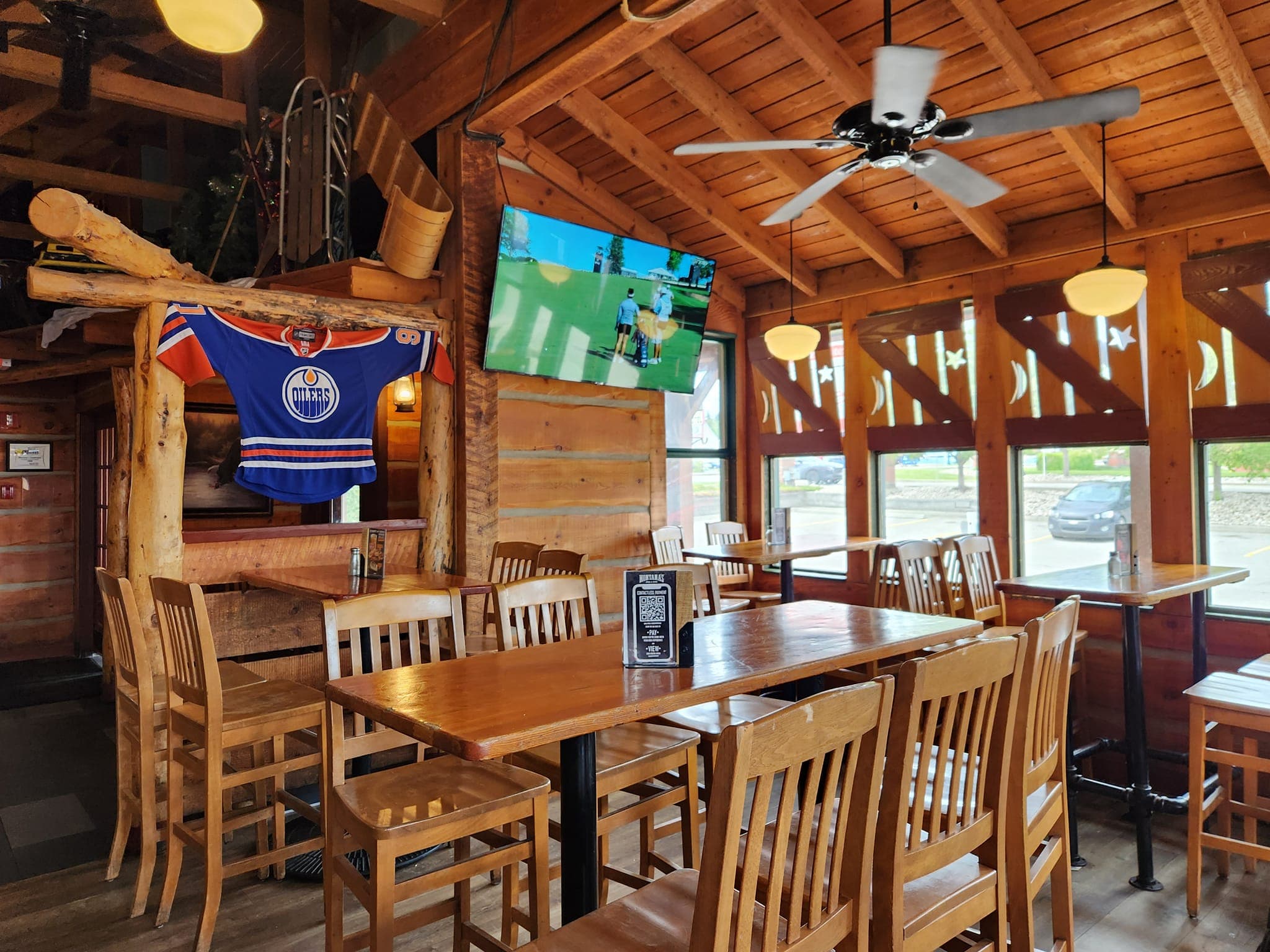 Montana’s BBQ & Bar - Image 1