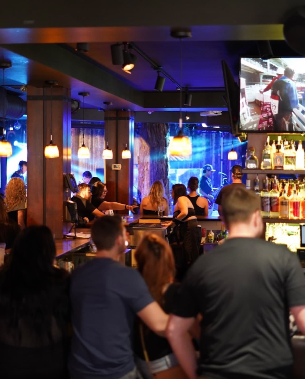 The Cabin Pub + Party - Image 2